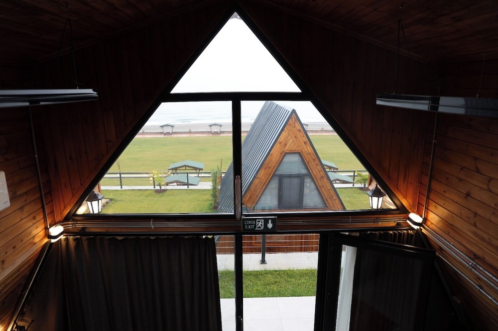 Bungalow, Sea View photo 2
