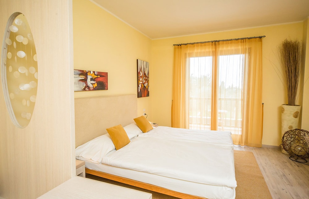 Junior Suite, Balcony, Garden View - Photo 1