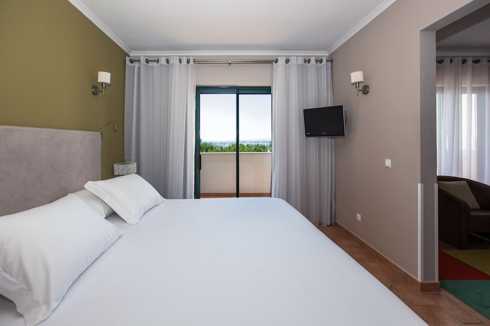 Suite, 1 Bedroom - Photo 1