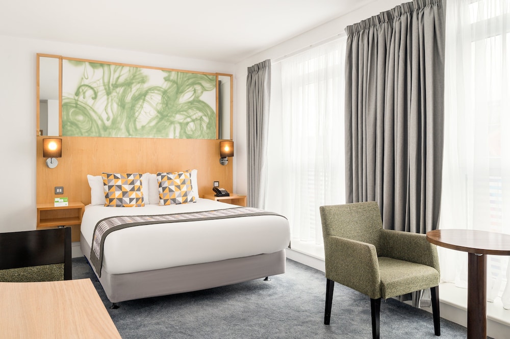 Standard Room, 1 Double Bed, Accessible - Photo 5