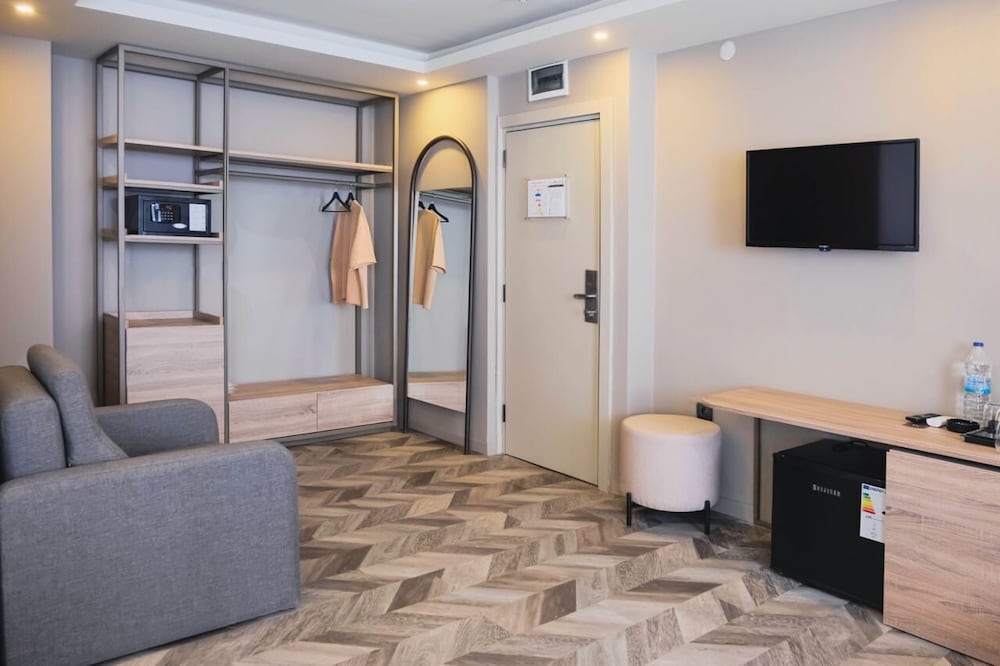 Double or Twin Room with Sea View