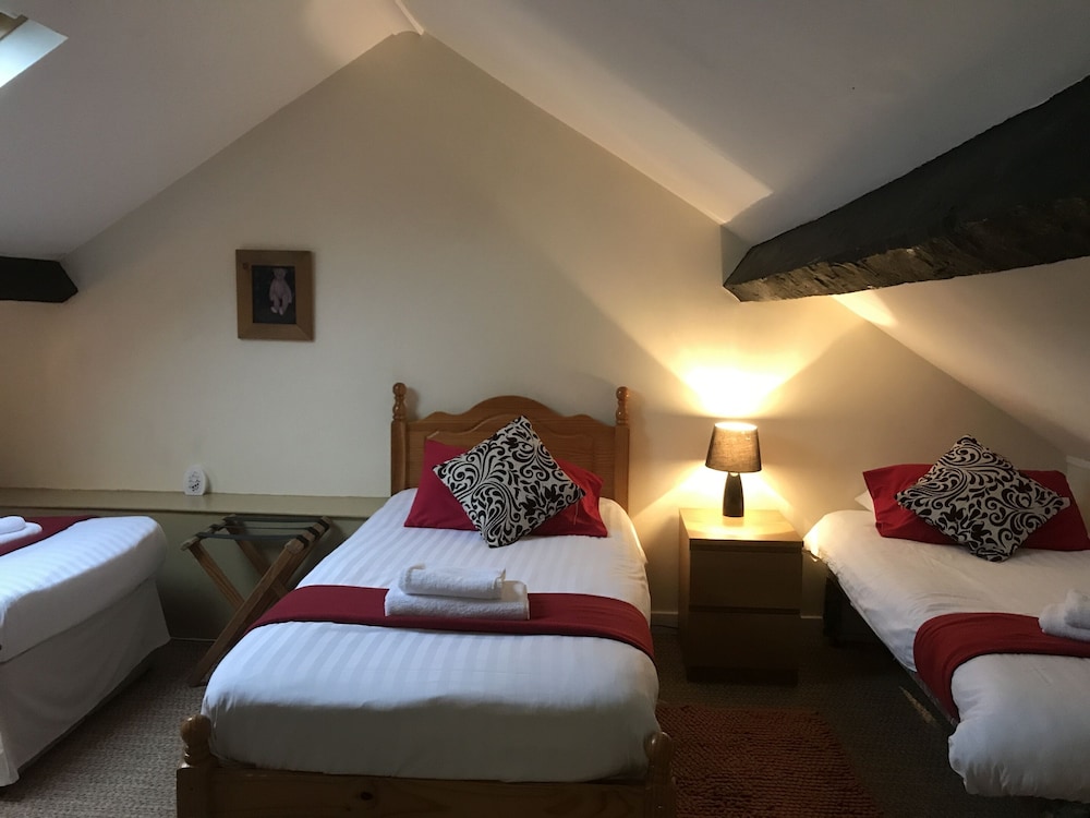 Triple Room, Ensuite photo 2