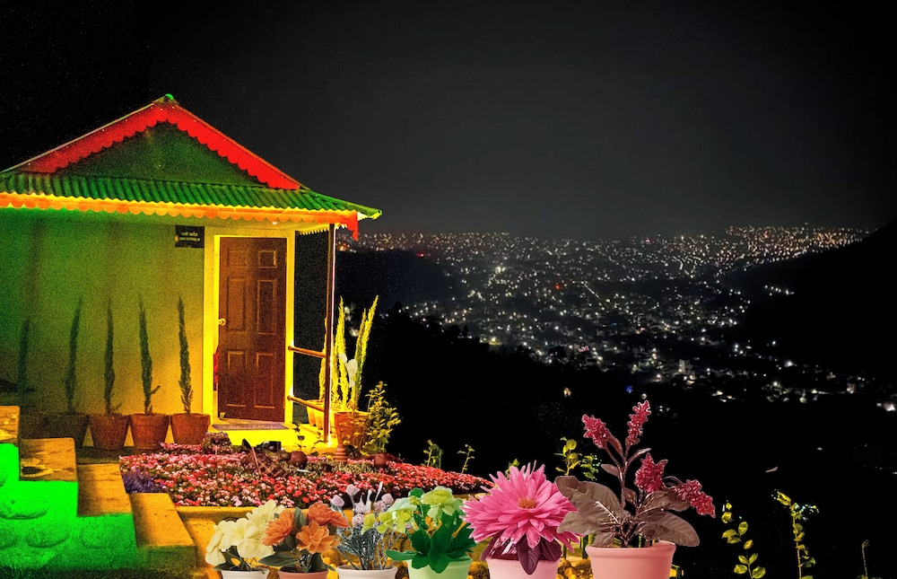 Comfort Cottage, Balcony, City View
