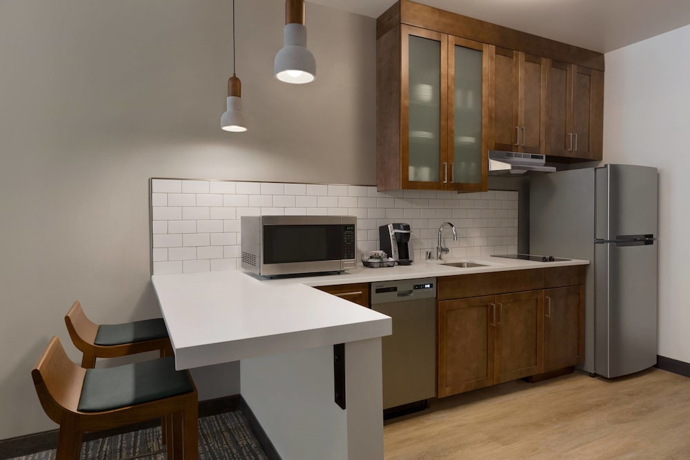 Suite, 1 Bedroom (Mobility/Hearing Accessible, Tub) photo 3