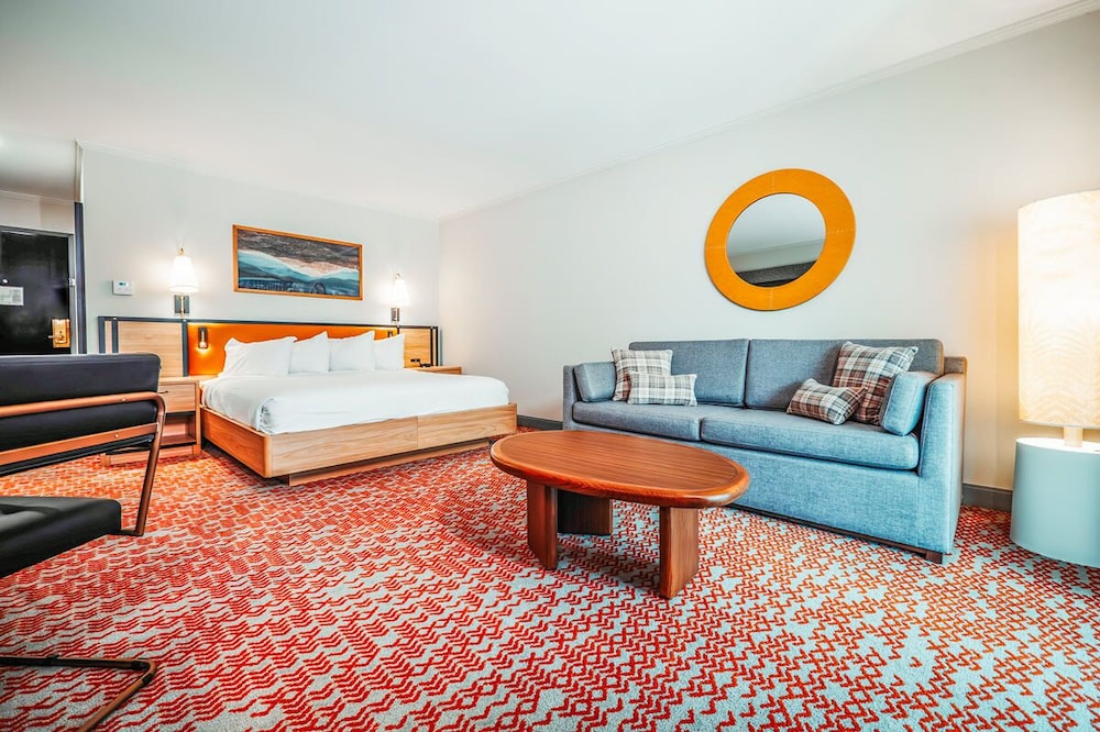 Room, 1 King Bed with Sofa bed, River View, photo 6