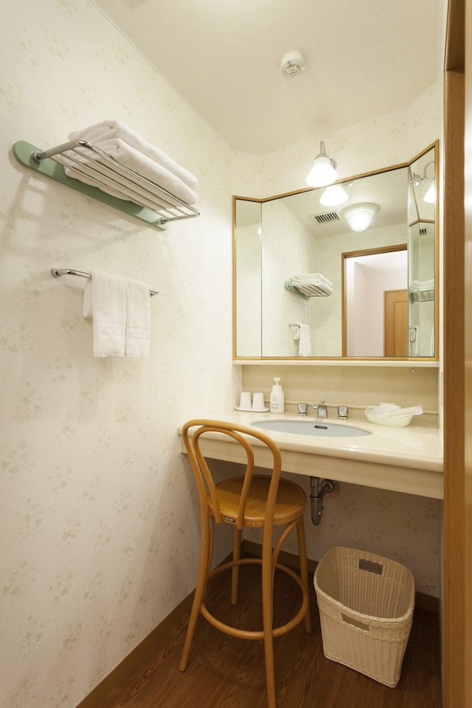 Standard Twin Room, Non Smoking (Eco Plan -No Cleaning Service) - Photo 3