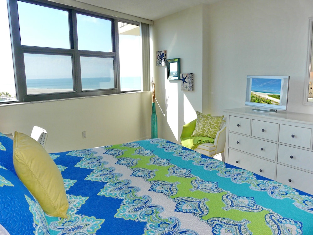 Condo, Multiple Beds (Beachfront condo with views of beach ) photo 2