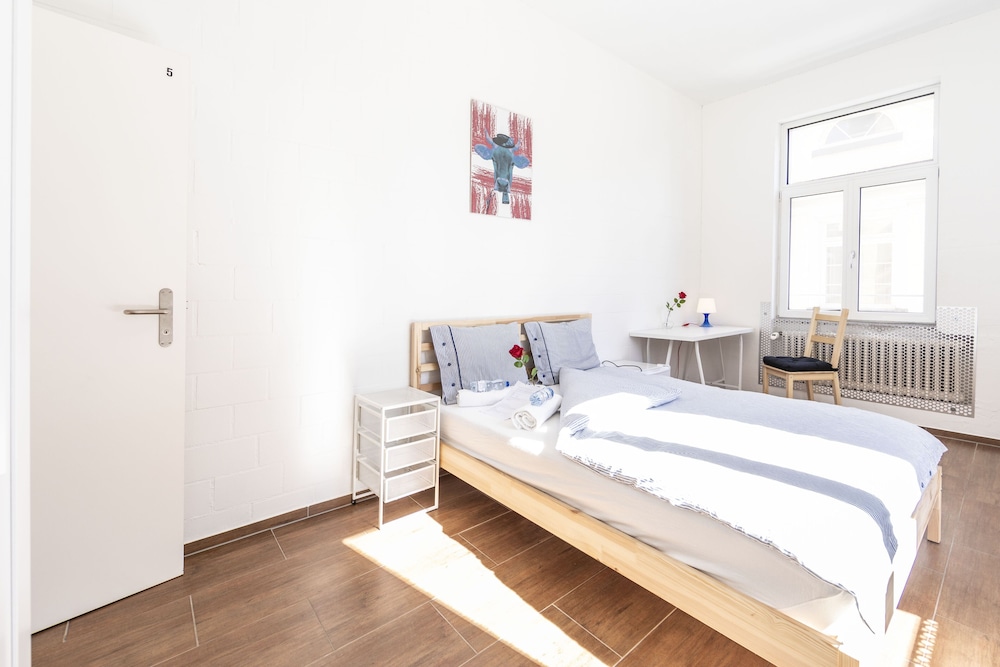 Basic-Doppelzimmer (Yellow Inn 25) photo 2