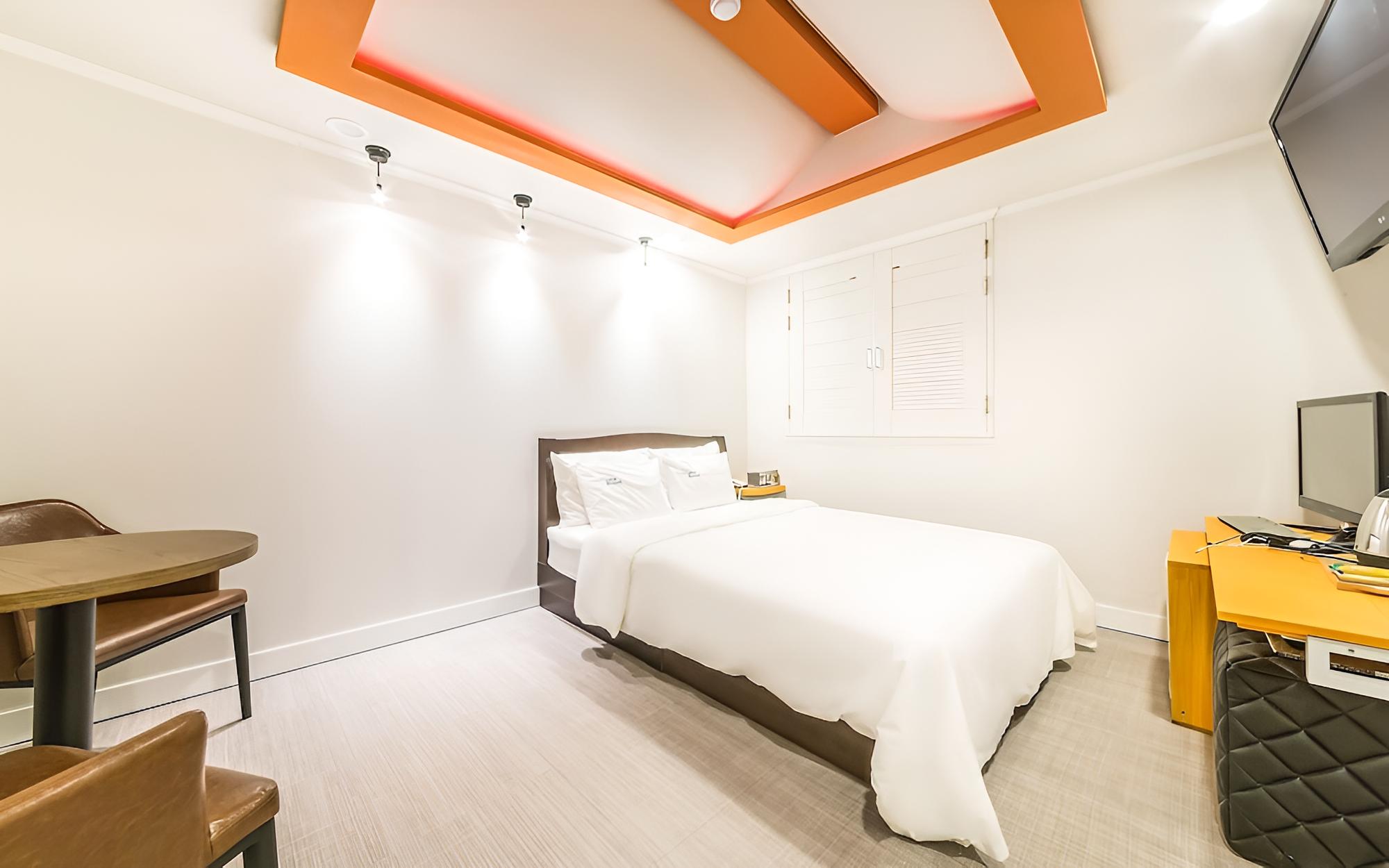 Room (Suite) - Photo 3