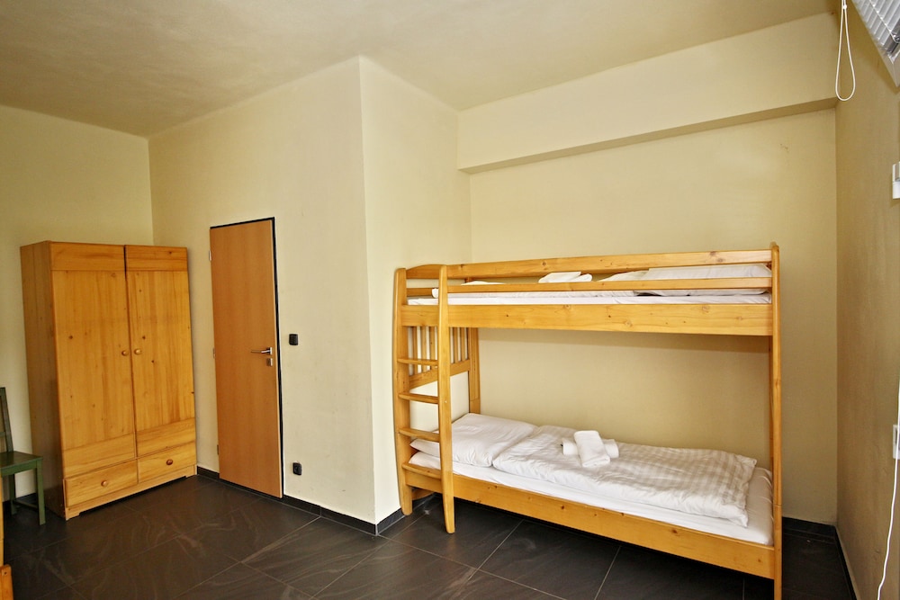 Basic Quadruple Room, Hill View photo 3