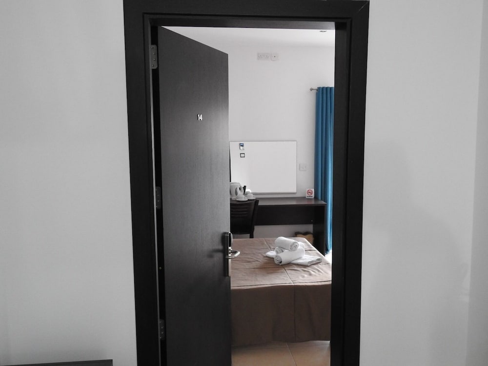 Room 14 Deluxe Double Bed, Balcony, City View