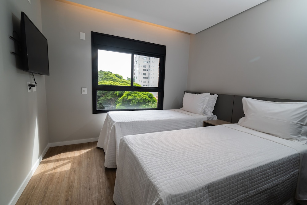 Superior Studio, 1 Queen Bed