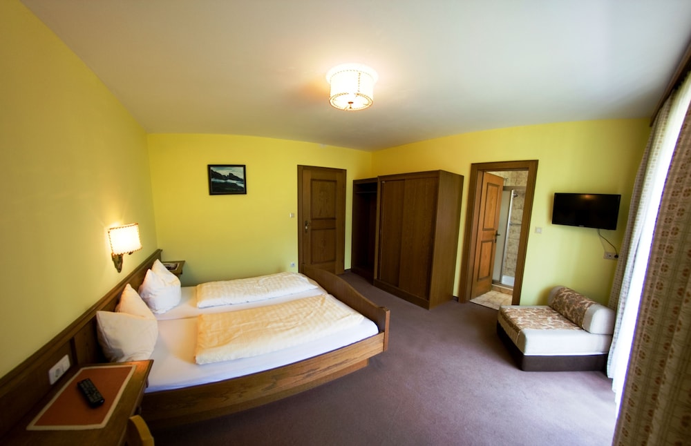 Standard Double Room, Balcony, Mountain View photo 2