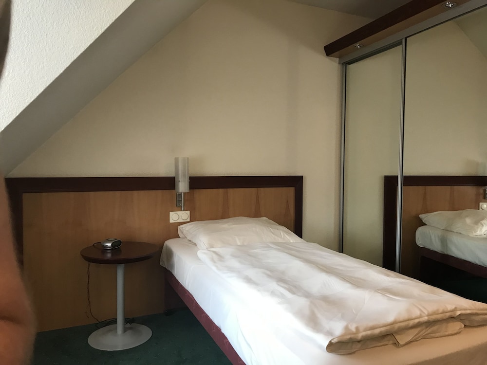 Single Room photo 2