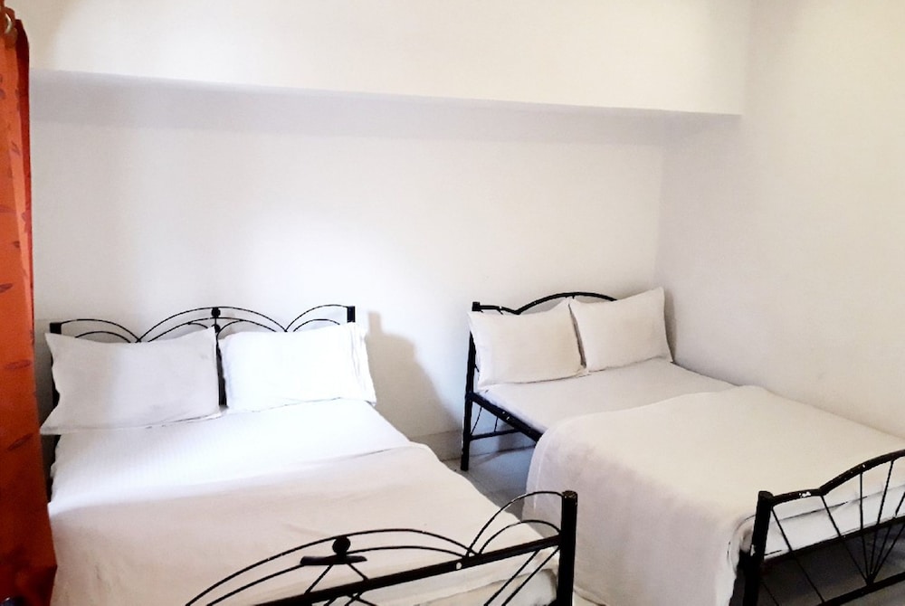 Family Quadruple Room, Multiple Beds photo 1