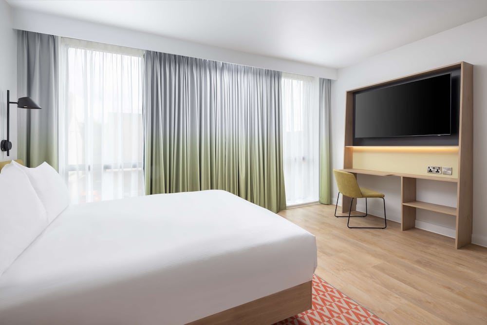 Room, 1 King Bed, Accessible photo 1