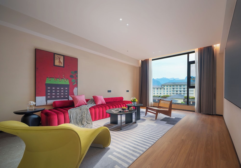 Luxury Suite photo 1
