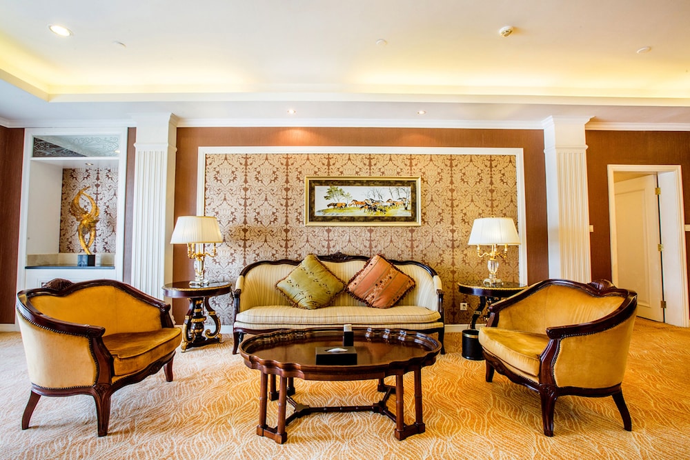 Royal Suite photo 3