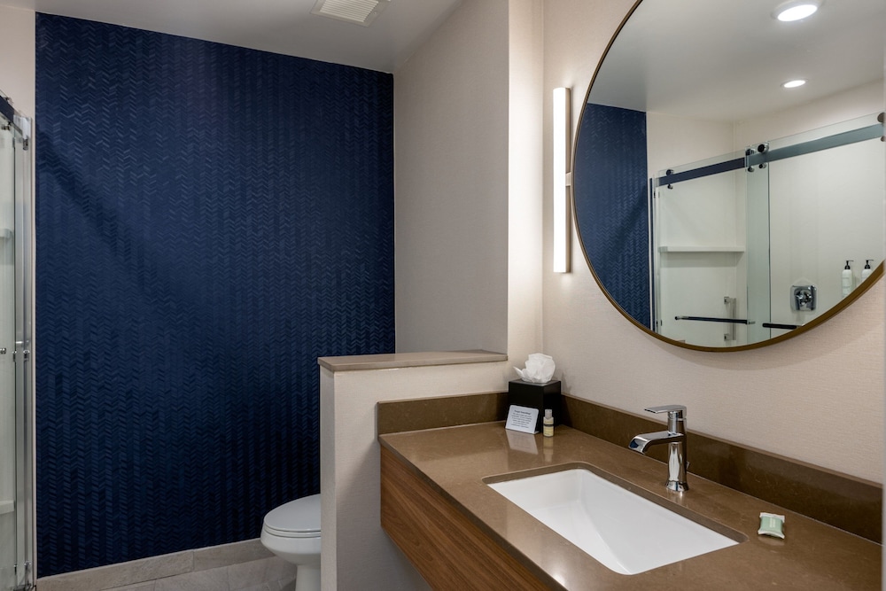Suite, 2 Queen Beds - Photo 8