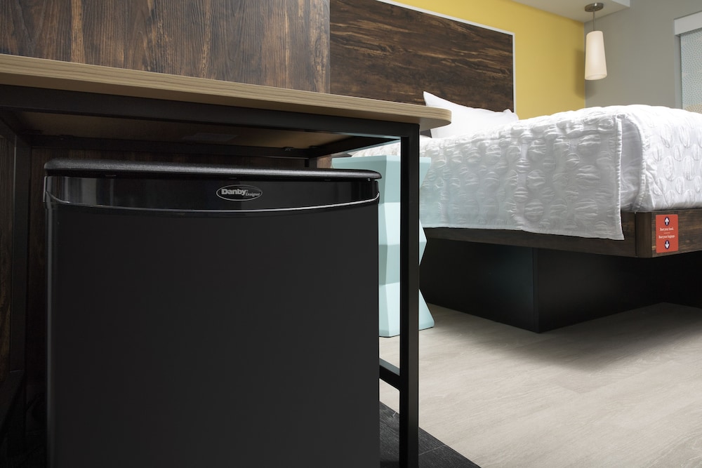 Room, 2 Queen Beds, Accessible, Bathtub (Hearing) - Photo 2