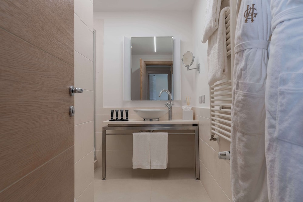 Superior Room, Hill View - Photo 5