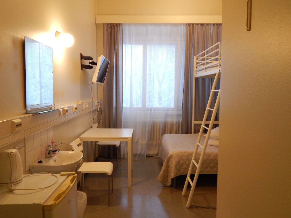 Basic Twin Room, Shared Bathroom - Photo 1