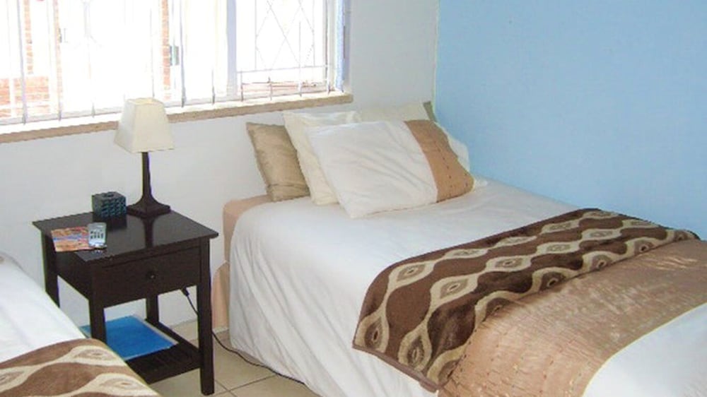 Basic Twin Room photo 1