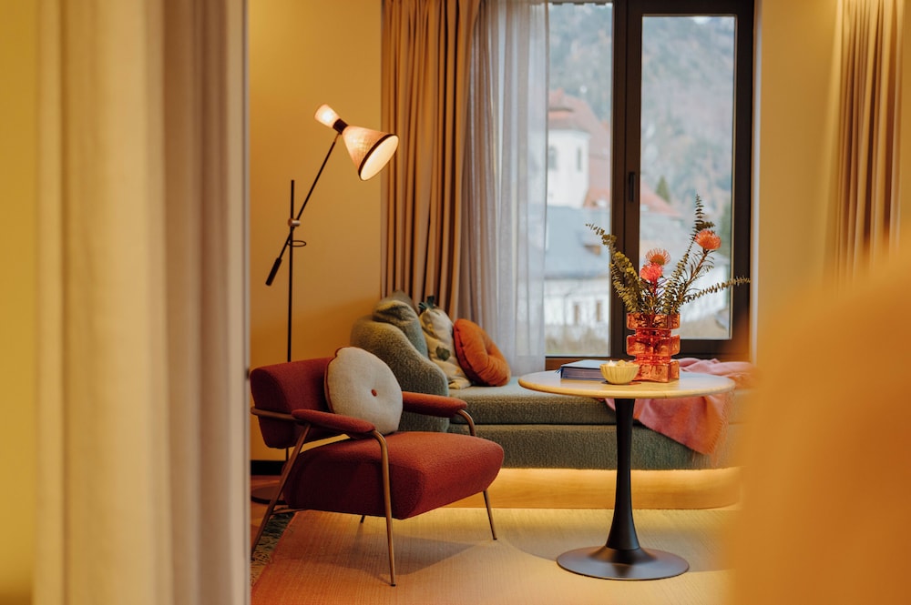 Deluxe Suite photo 2