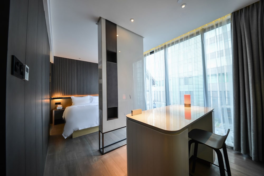 Deluxe Double Room(Accept reservations with non transit visa-free)