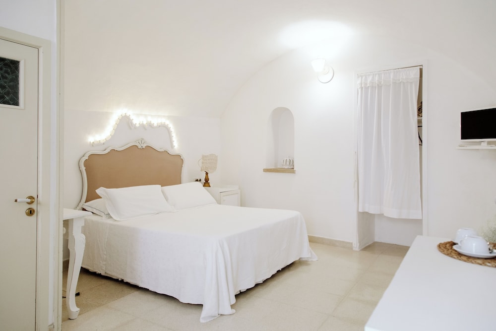 Junior Suite, Courtyard View