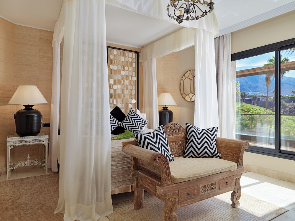 2 bedroom Princess Villa (with private heated pool)