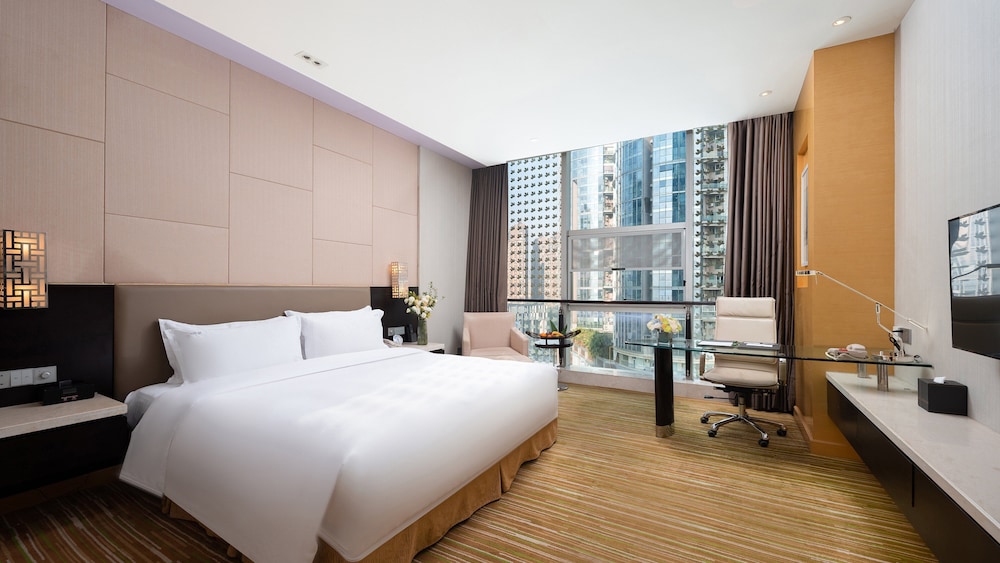 Standard Room, 1 King Bed photo 2