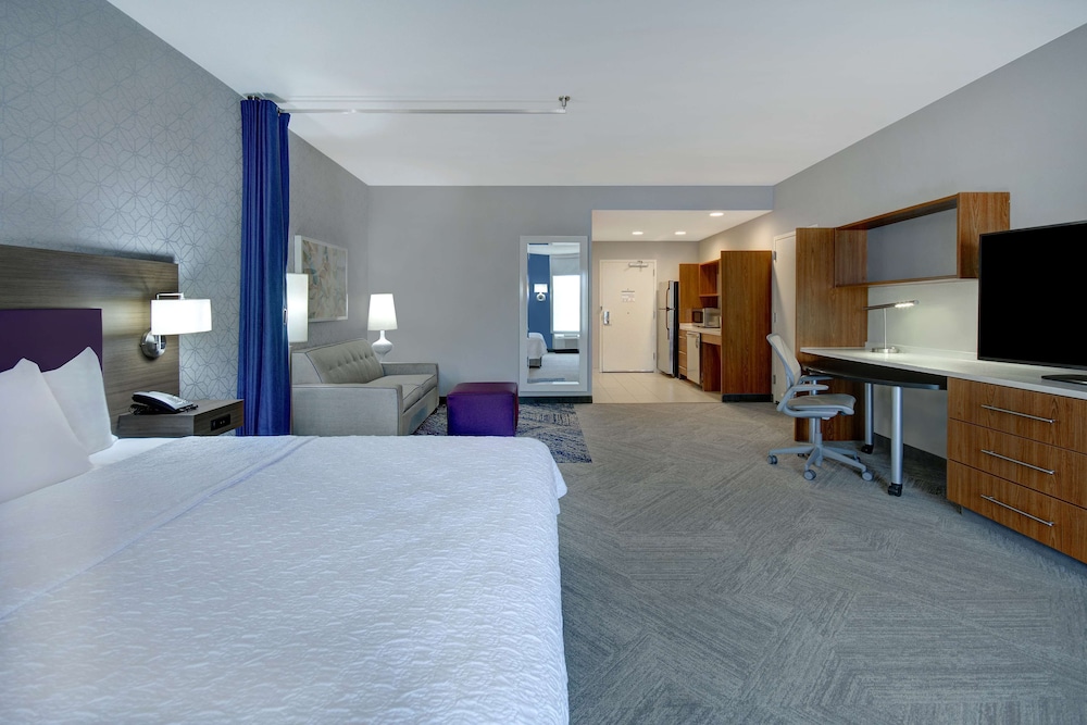 Studio, 1 King Bed, Accessible, Bathtub (Non-Smoking) photo 3