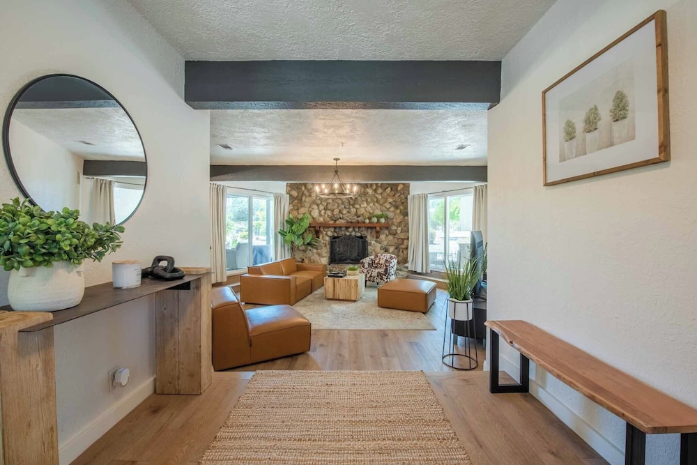 House, Multiple Beds, Hot Tub, Garden View (Olive Ranch House) photo 1