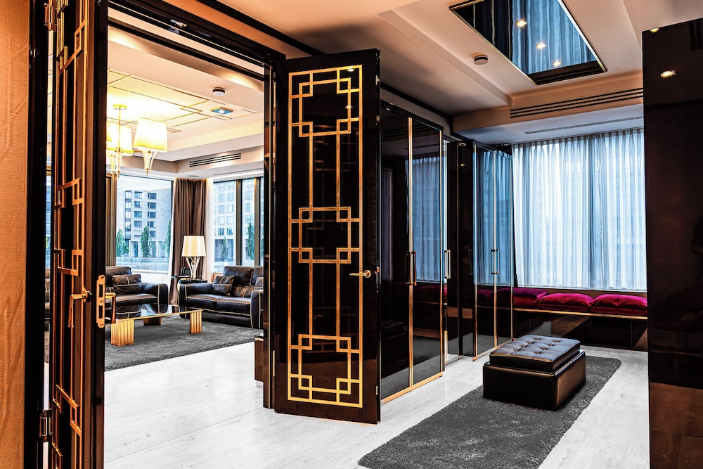 Mega Suite
