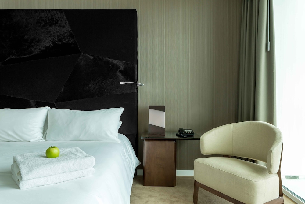 Room, 1 Queen Bed (Cosy) - Photo 2