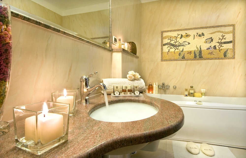 Suite,lake view - Photo 5