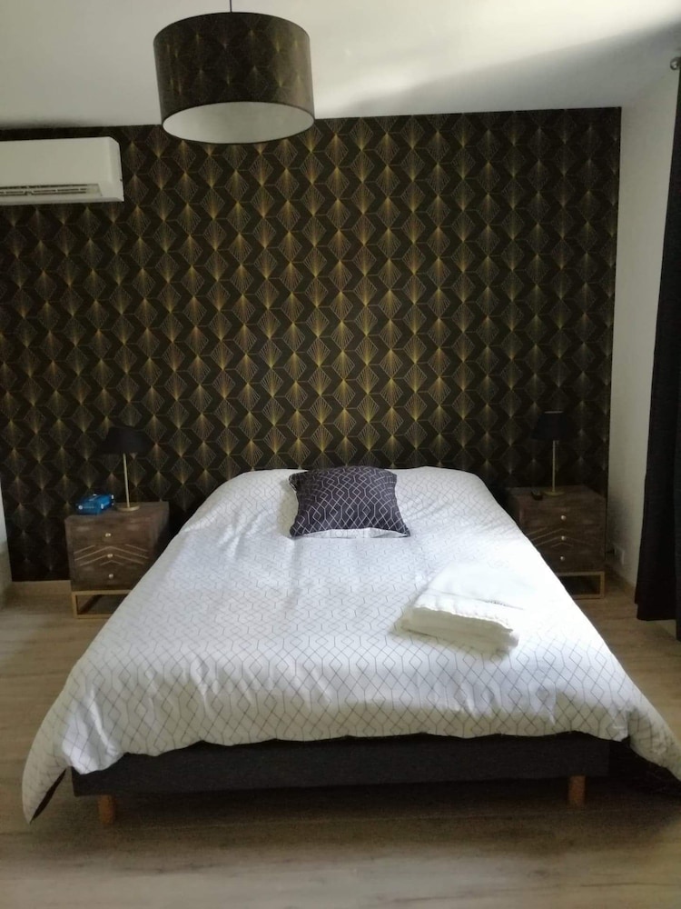 City Room, 1 Queen Bed photo 1