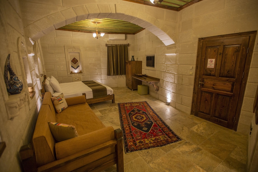 Deluxe Stone Room 303