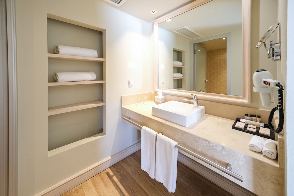 Standard Double or Twin Room photo 2