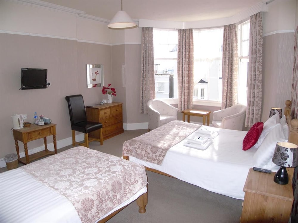 Suite, Ensuite (Sleeps 3 ) photo 2
