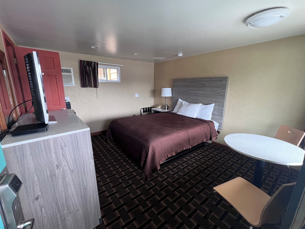Room, 1 Queen Bed photo 1