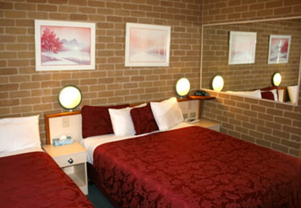 Deluxe Queen and Single Room photo 2