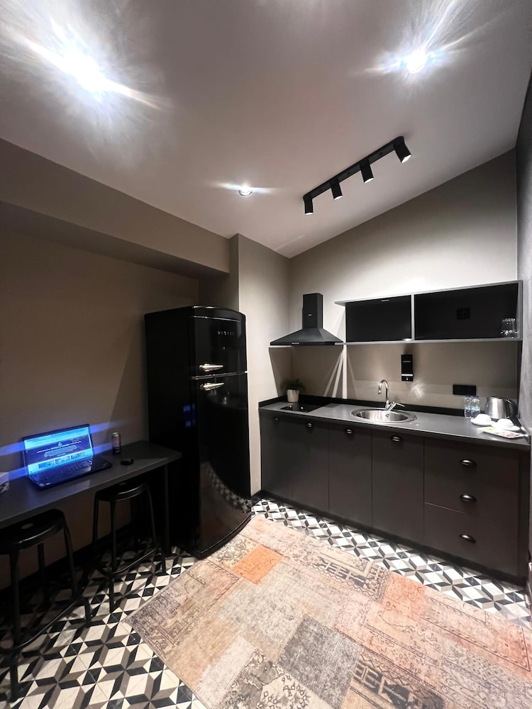 Basic Apartment photo 1