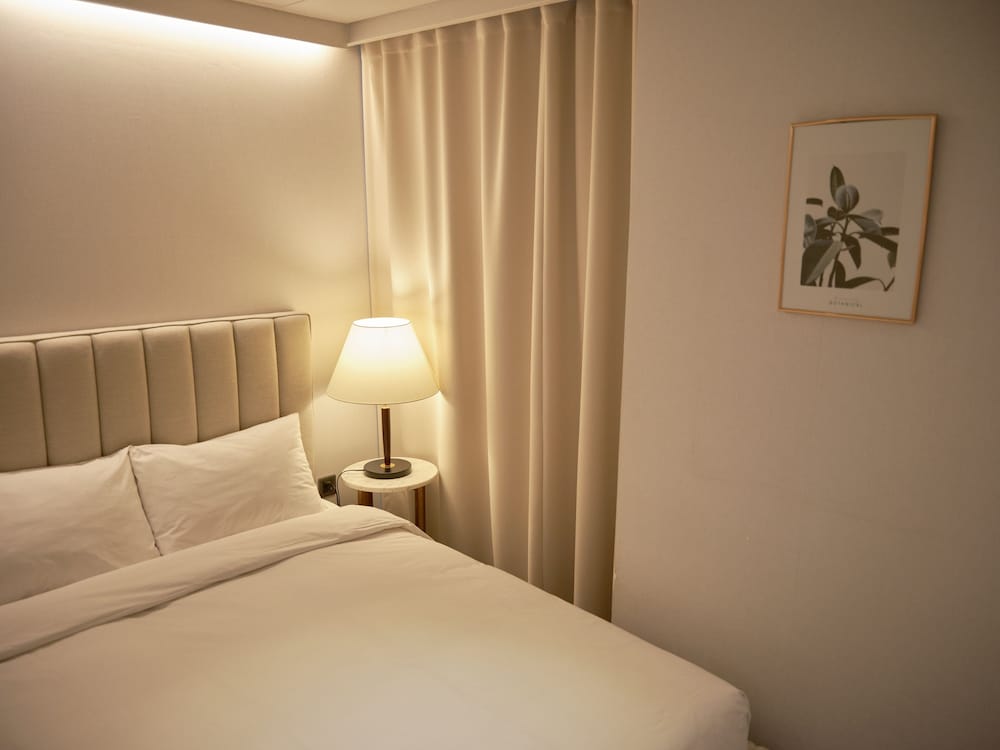 Main Building Suite (Randomly Selected) - Photo 5