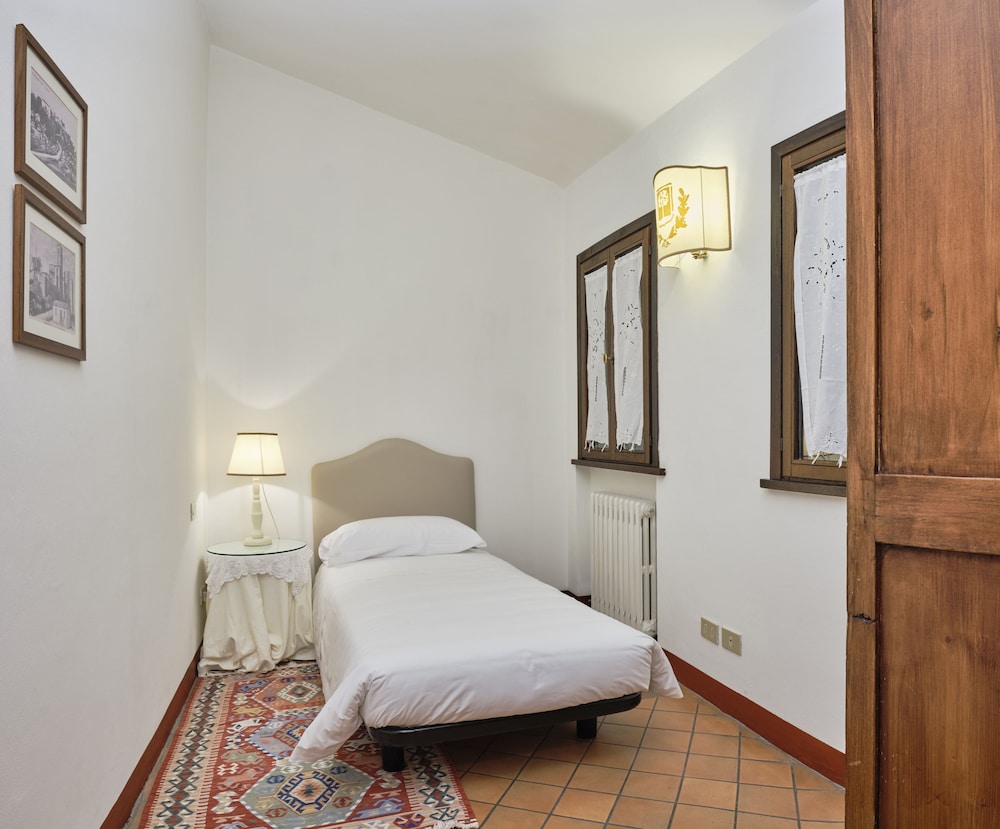 Family Room (Old Village) photo 2