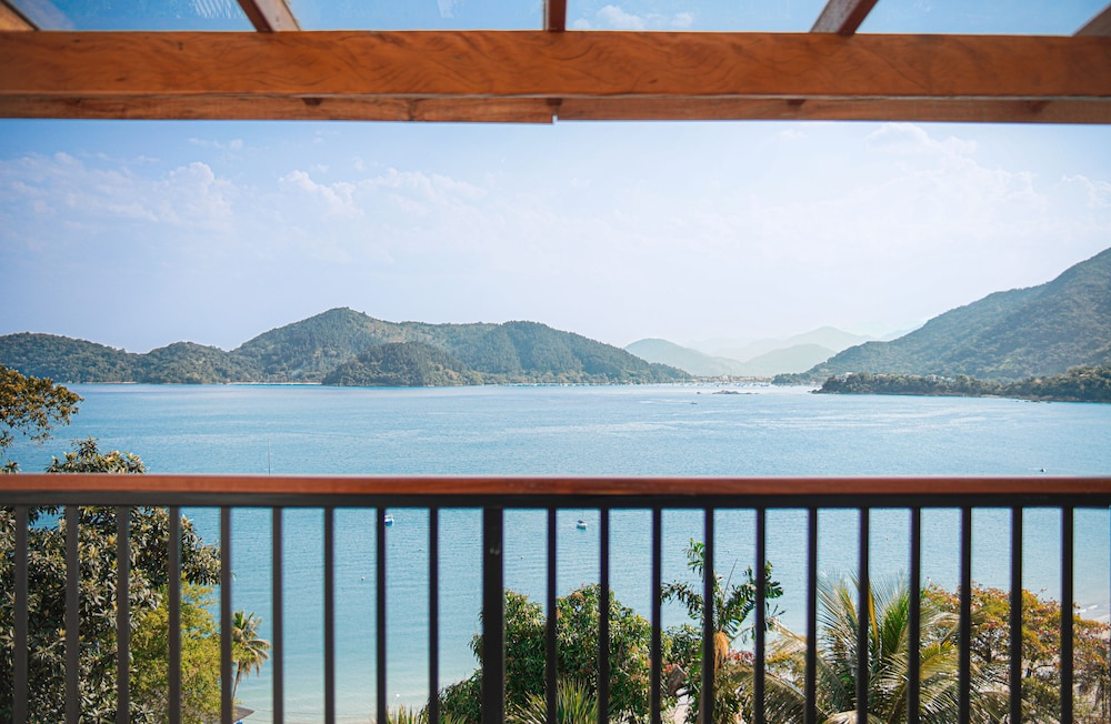 King Room with Balcony with Sea View thumbnail 6