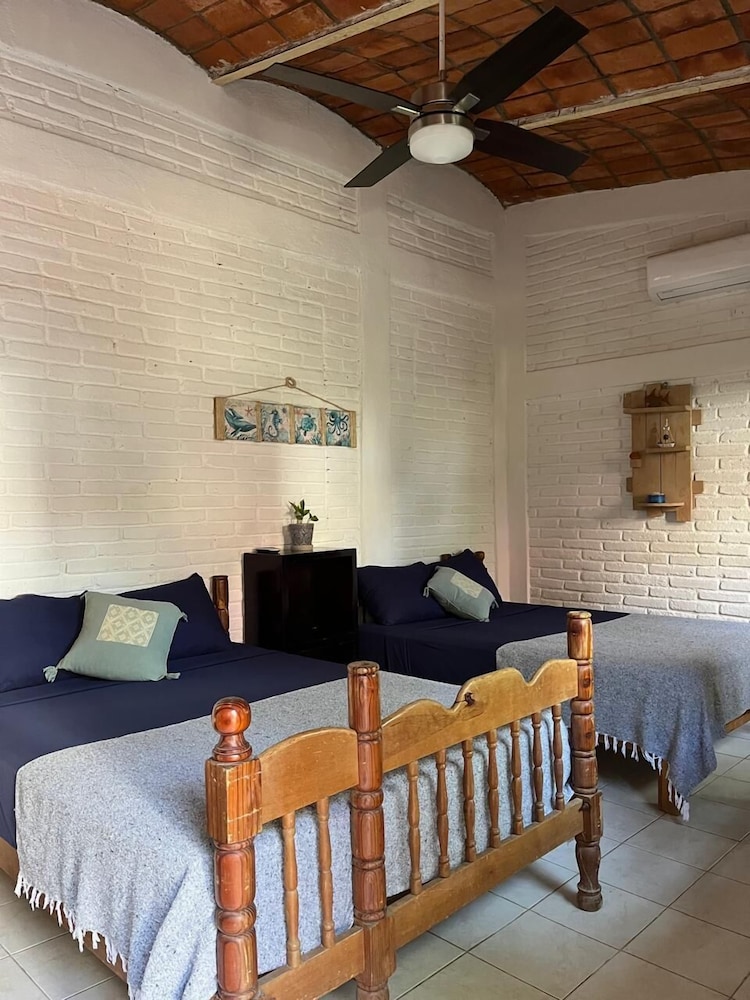 Family Room, Multiple Beds (David) photo 2