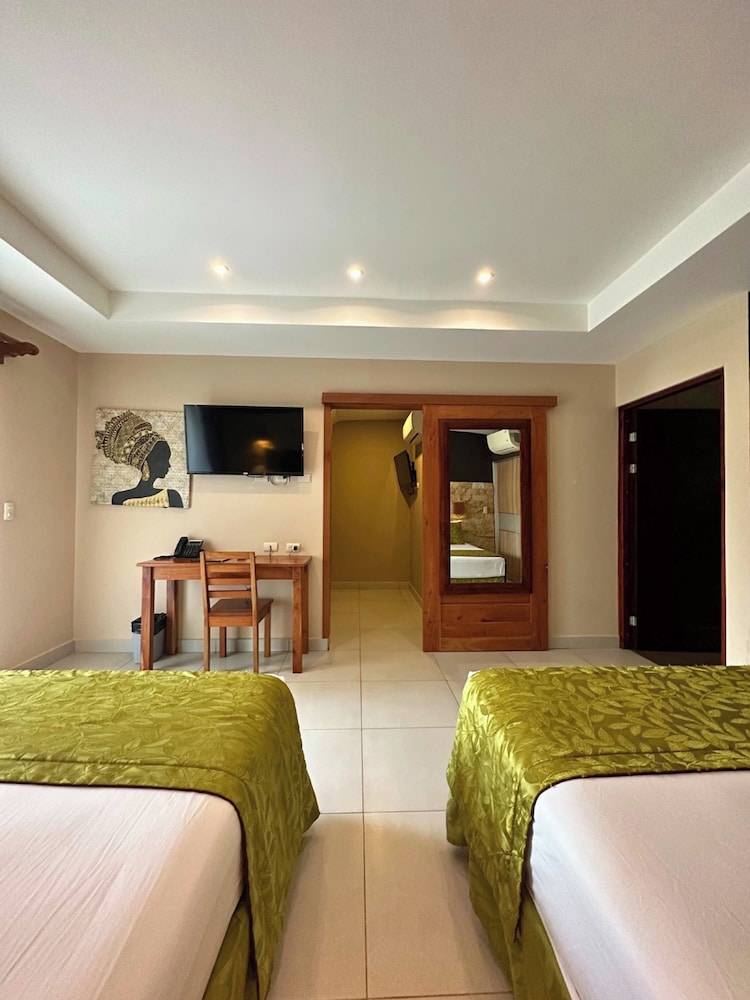Superior Room, Multiple Beds, Terrace photo 3