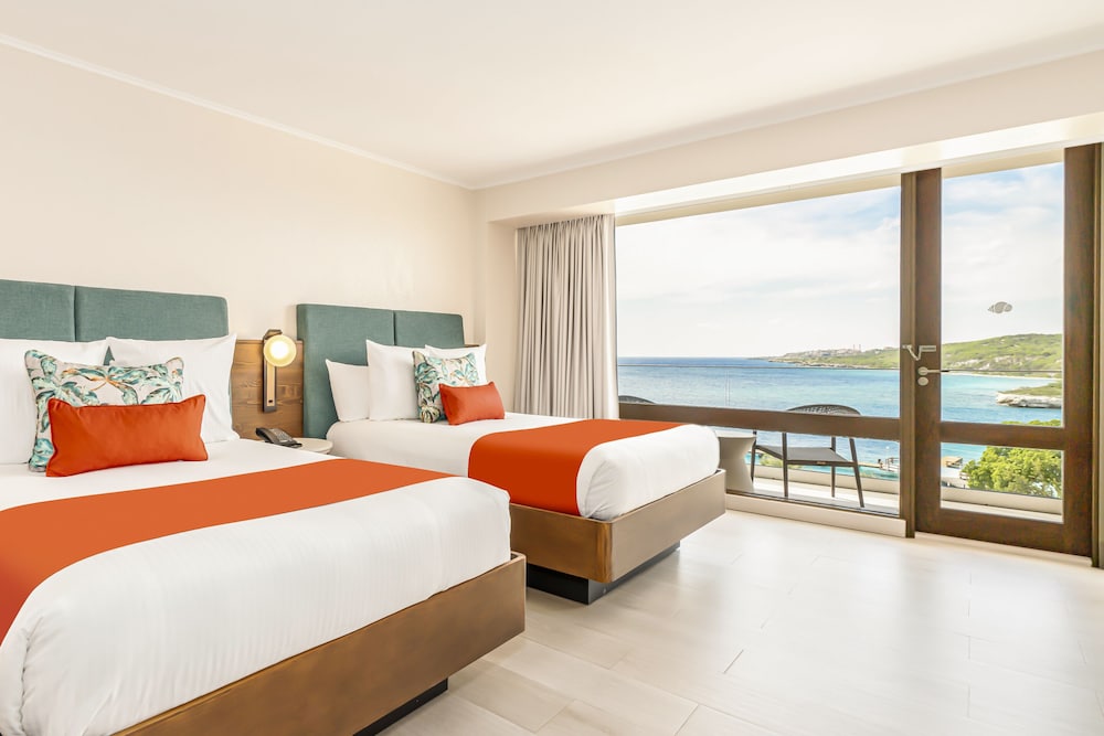 Deluxe Partial Ocean View King